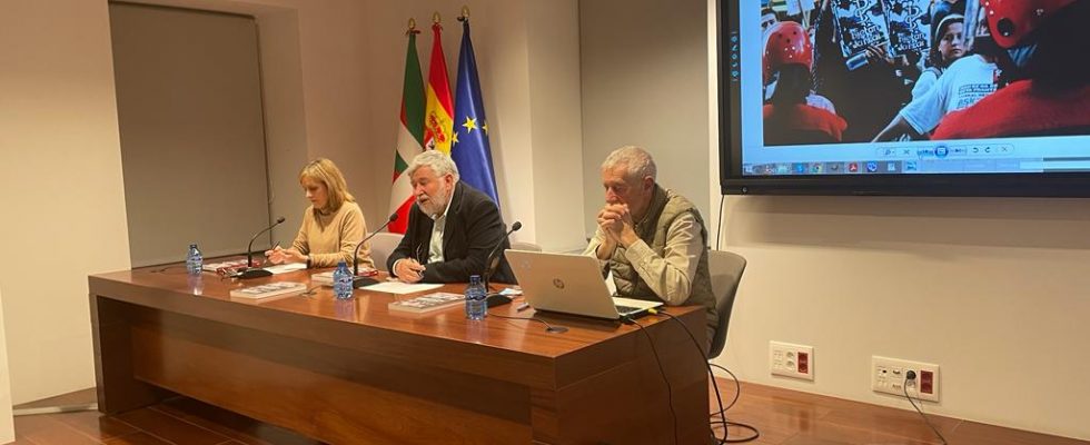 Vídeo De La Presentación En El Memorial Del Libro “Cronica De 30 Años En Primera Línea”, De Fidel Raso