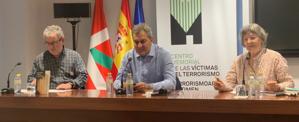 Vídeo Del Diálogo “Vivir Y Contar La Historia En Primera Persona” De Mario Calabresi En El Memorial. 16 De Octubre.