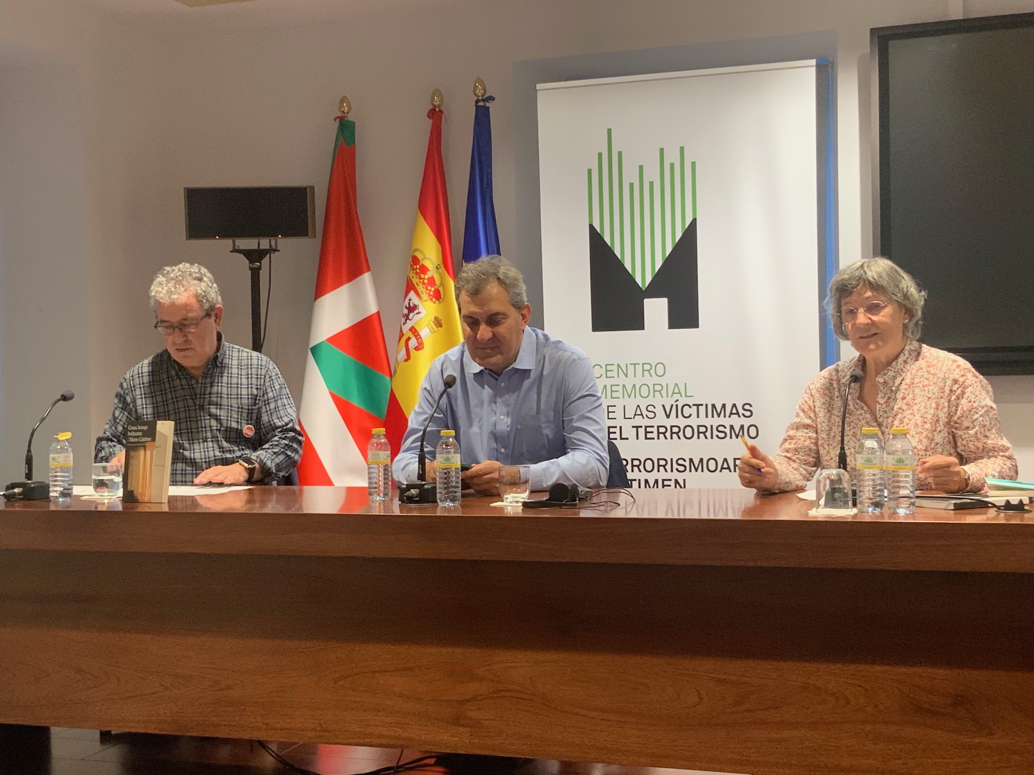 Vídeo Del Diálogo “Vivir Y Contar La Historia En Primera Persona” De Mario Calabresi En El Memorial. 16 De Octubre.