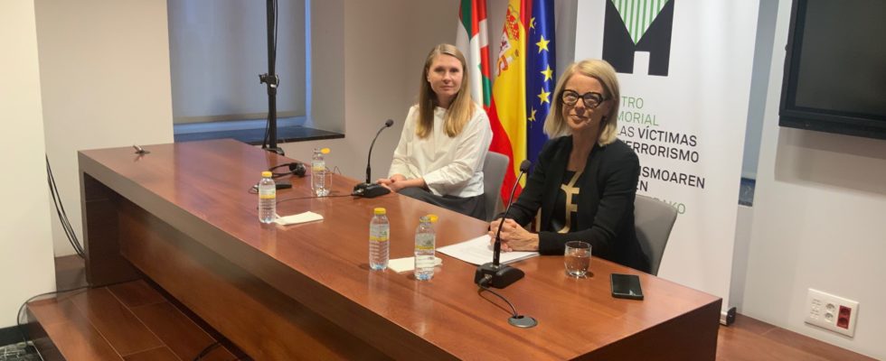 Vídeo Del Diálogo “La Historia Limitada. La Verdad Histórica En La Ficción Literaria” De Tatiana Tibuleac En El Memorial. 22 De Octubre.