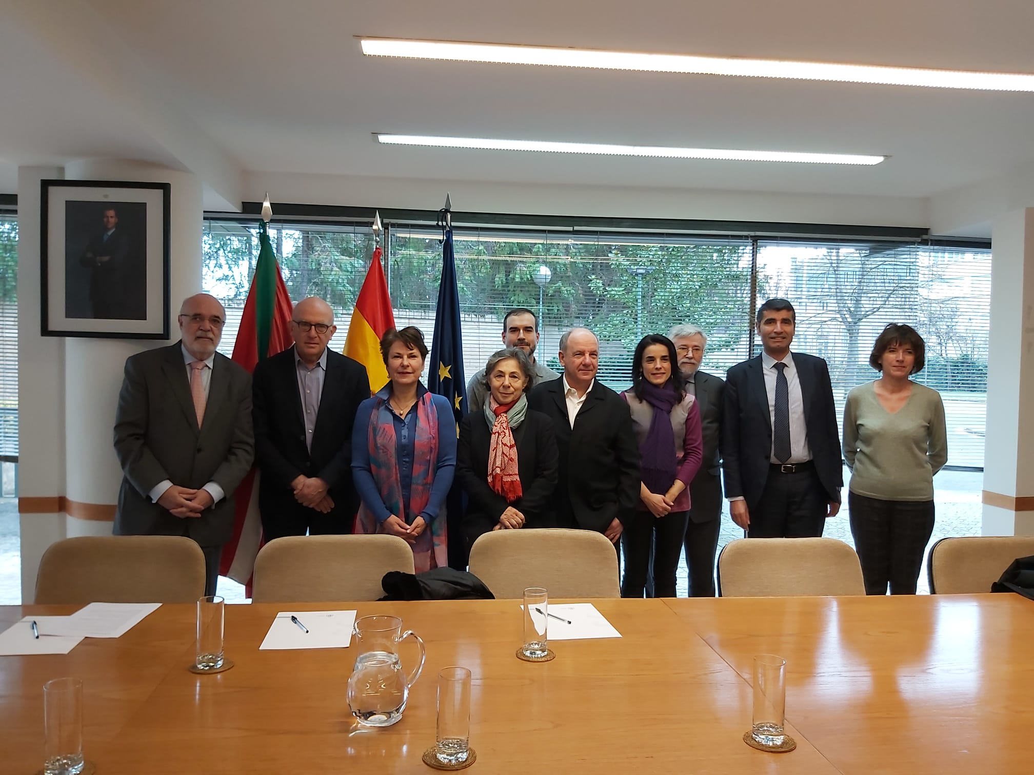 Una Comisión Oficial Francesa Visita El Memorial