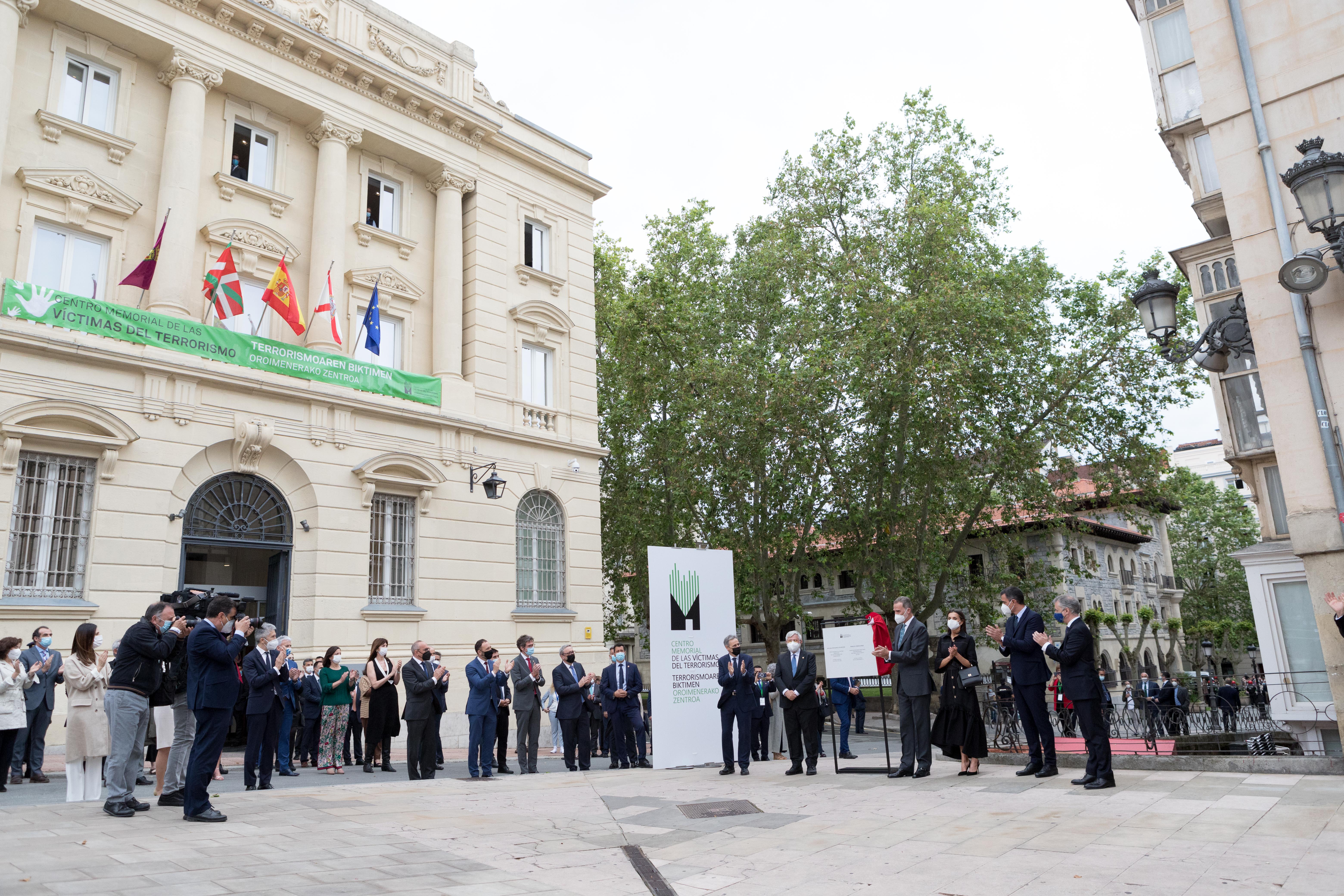 Vídeo Del Acto De Inauguración Del Memorial Por SSMM Los Reyes Y El Presidente Del Gobierno