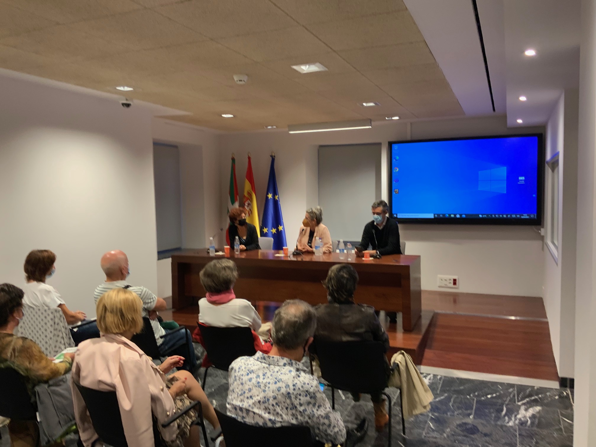 Coloquio Entre Icíar Bollaín Y Eduardo Madina Moderado Por Ángeles Caso Por La Película Maixabel. Ciclo Inaugural
