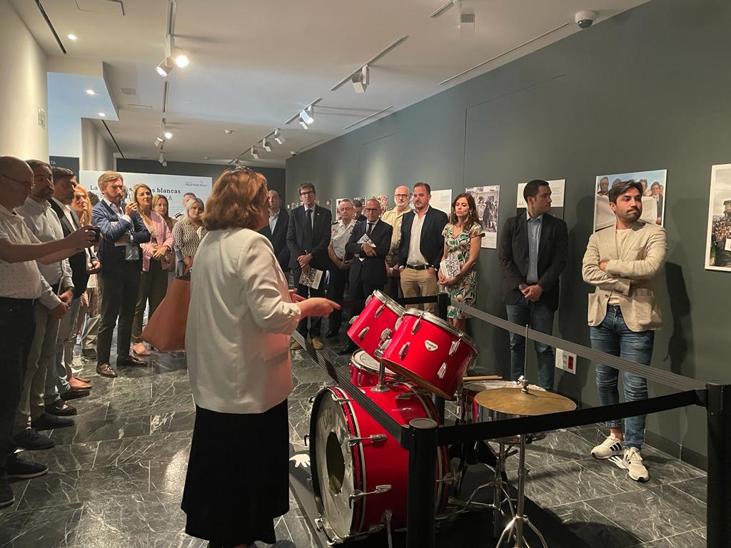 Vídeo De La Inauguración De La Exposición “Las Manos Blancas” Con La Batería De Miguel Ángel Blanco