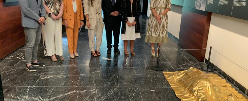 El Parlamento Vasco Cede Al Memorial Una Escultura Para Su Exposición Permanente